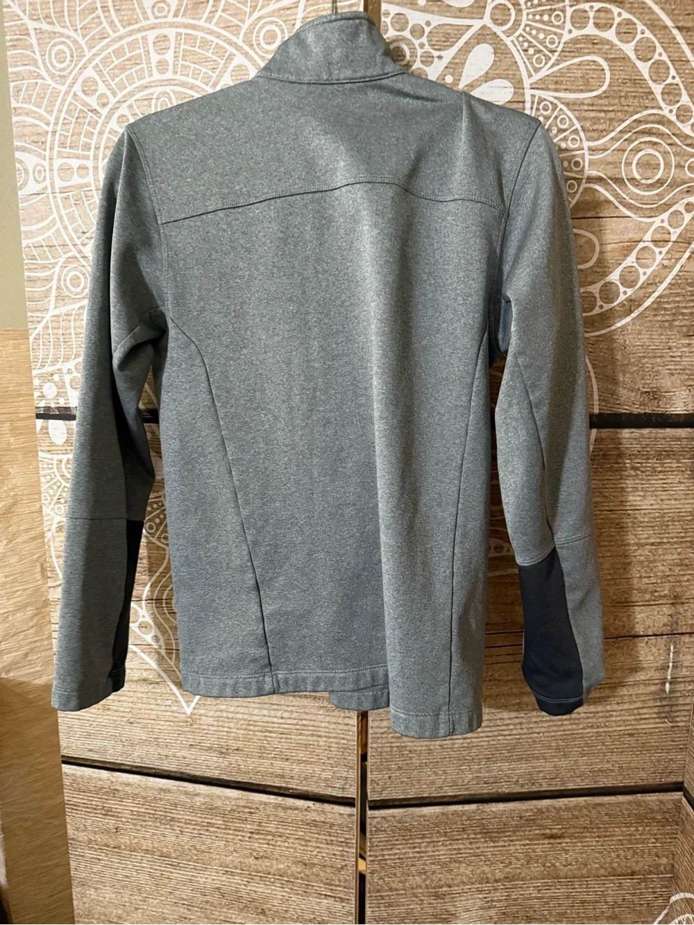The North Face Men’s Heather Gray Half-Zip Performance Pullover
